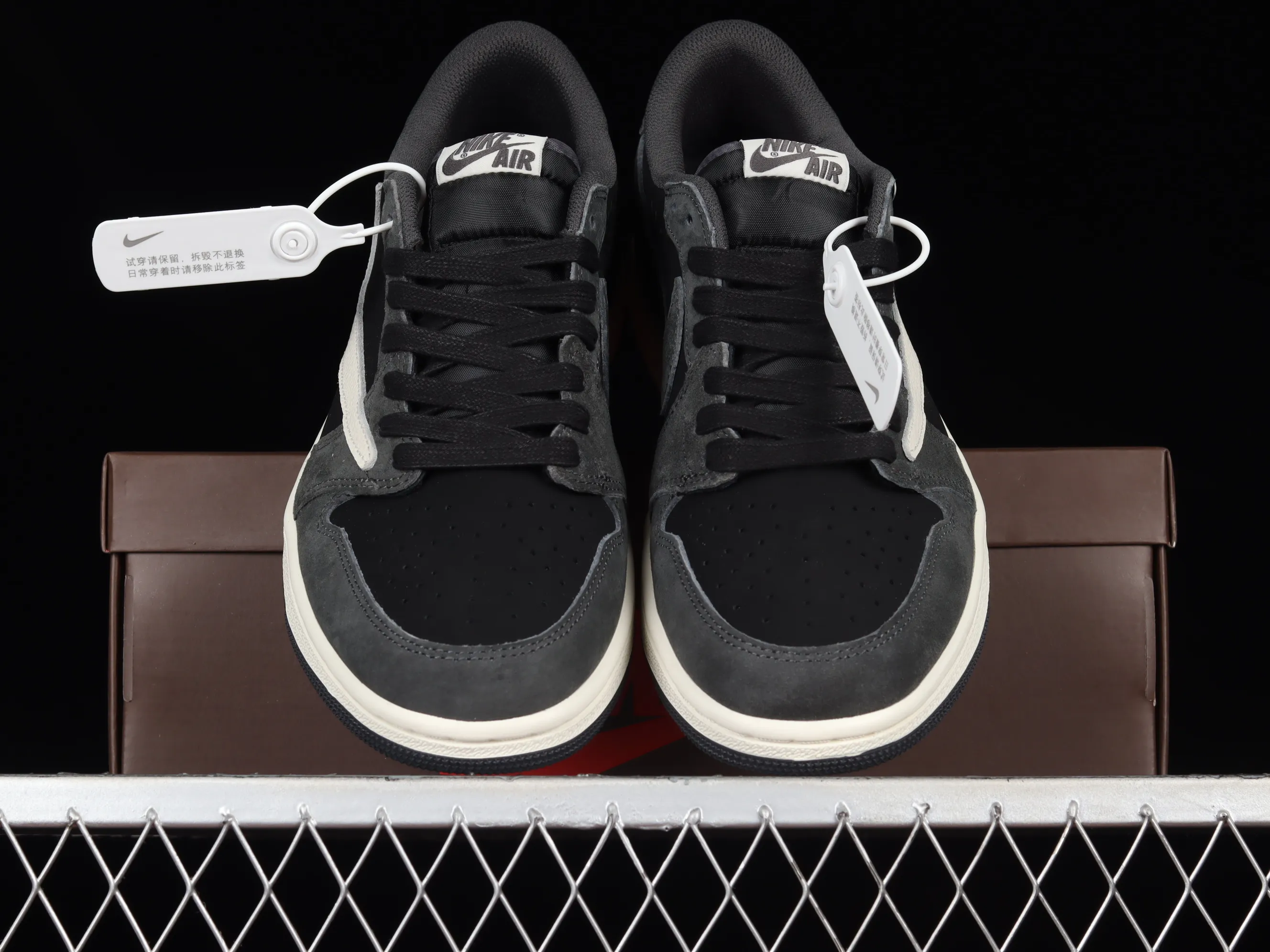 All Categories Air Jordan Jordan Series Basketball Shoes Air Jordan 1 Low Travis Scott x Air Jordan 1 Low "Black Phantom" AJ1 Joe 1 Overhook Black Phantom DM7866-001